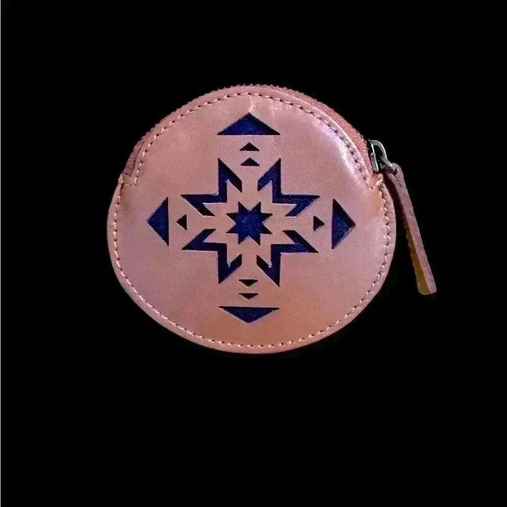HTF Rare vintage leather Pendleton coin purse with southwest design.